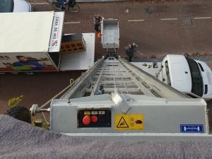 Verhuislift wordt geladen